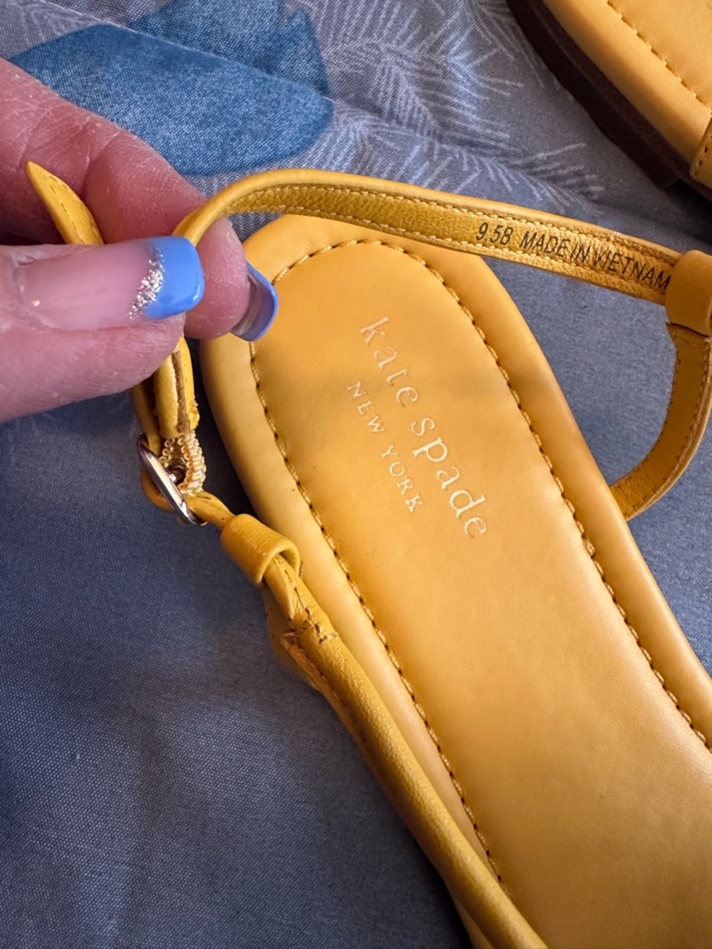 NWOT kate spade the Primrose Yellow Butterfly T-Strap Sandals Sz 9.5 - Picture 2 of 8